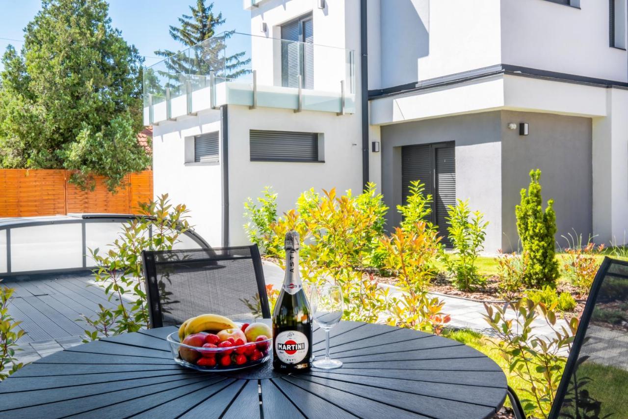Mf Villa Nuvola Siofok Bagian luar foto