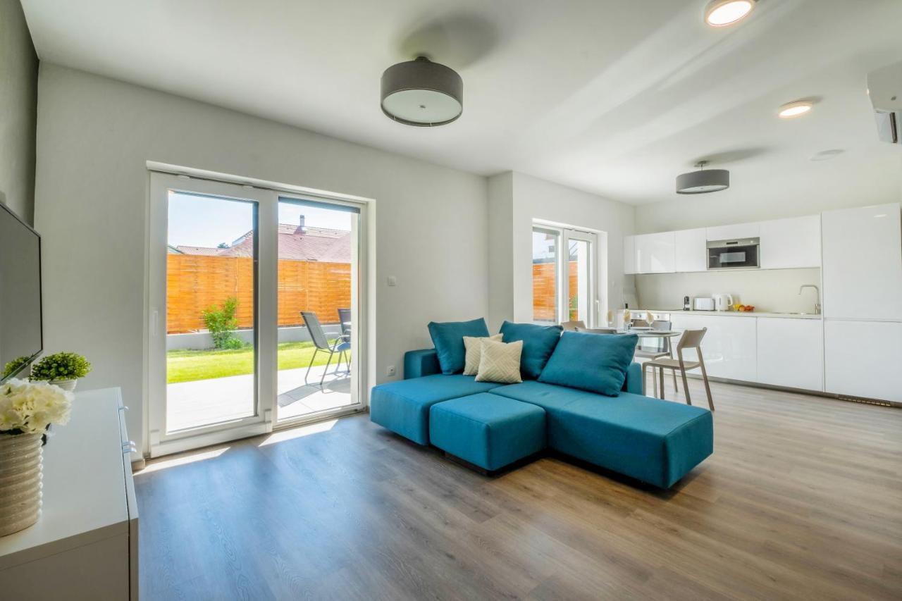 Mf Villa Nuvola Siofok Bagian luar foto