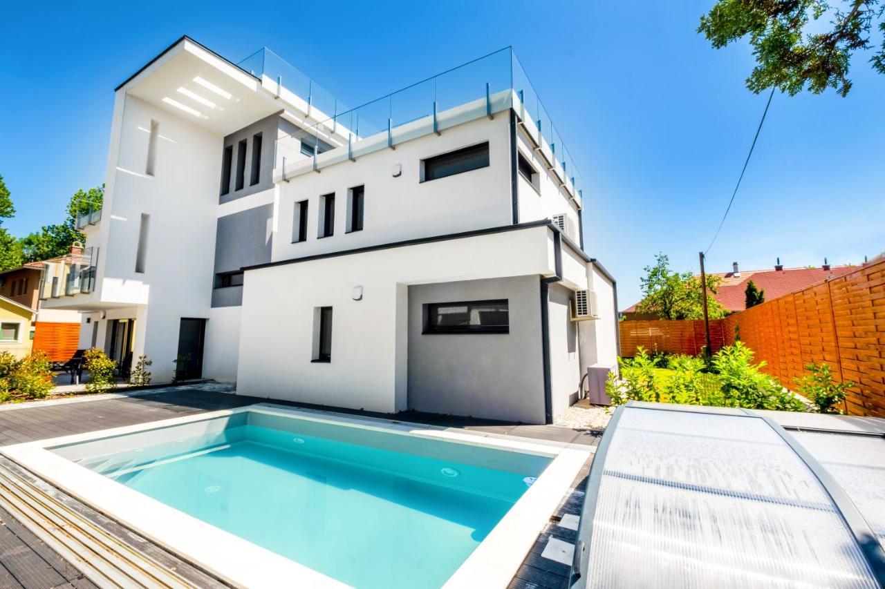 Mf Villa Nuvola Siofok Bagian luar foto