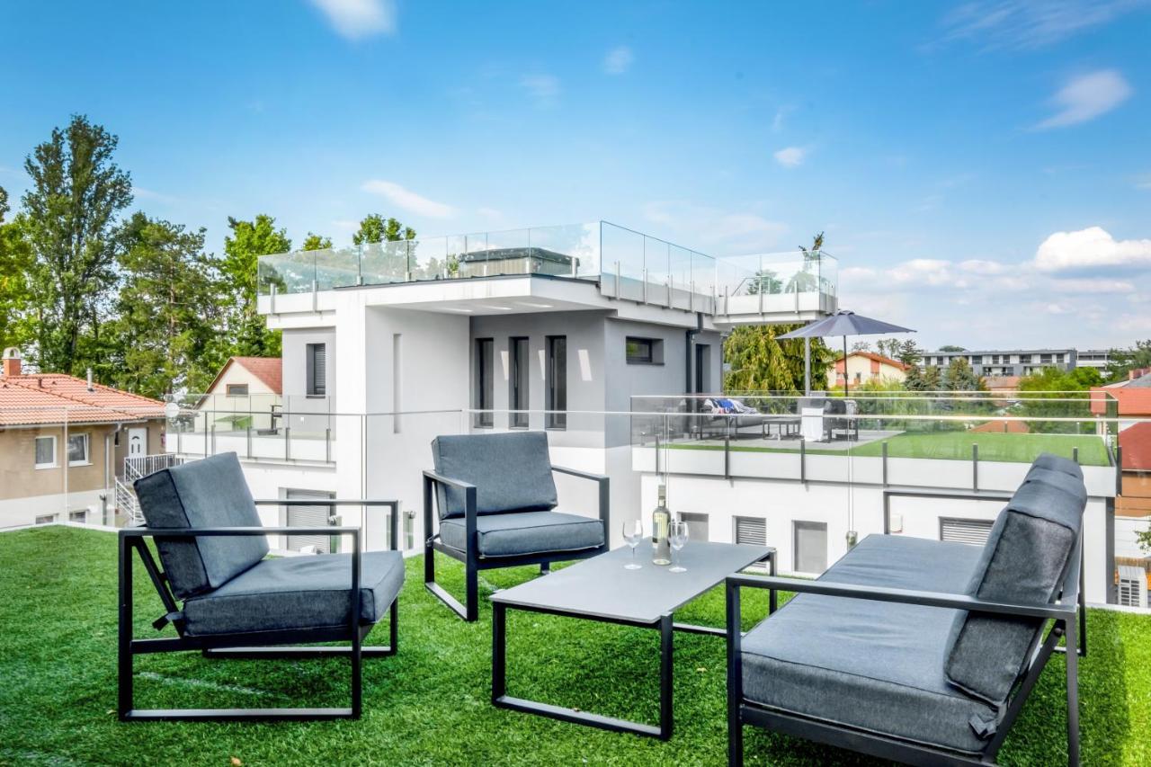 Mf Villa Nuvola Siofok Bagian luar foto